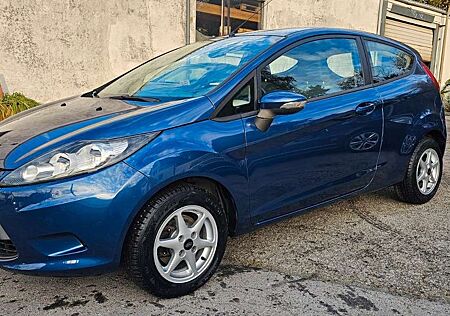 Ford Fiesta Klima Allwetterreifen Tüv NEU