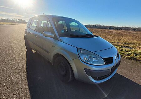 Renault Scenic Tüv bei Kauf neu. Femeli still JKL