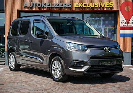 Toyota Pro Ace Proace Geel nummernschild 5 Sitze automatik