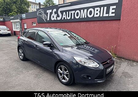 Ford Focus Limo ( Zahnriemen & Service Neu )
