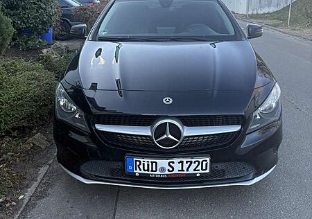 Mercedes-Benz CLA 180 (117.942)