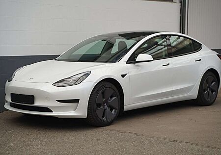 Tesla Model 3 Long Range AWD *AHK*Matrix-LED*