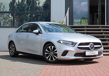 Mercedes-Benz A 200 d Autom. Night-Paket Sitzheizung Navi