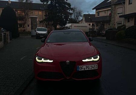 Alfa Romeo Giulia 2.0 Turbo 16V AT8-Q4 Veloce