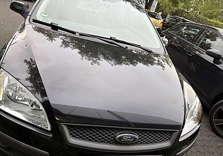 Ford Focus 1.6 16V Ambiente