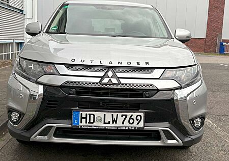 Mitsubishi Outlander 2.0 2WD CVT Diamant+NAVI-LED-360° Kam-Totwinkel