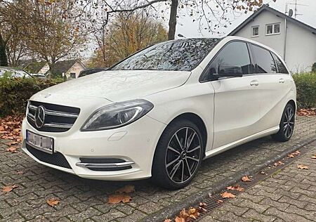 Mercedes-Benz B 180 Night-Paket*Park-Pilot*Xenon*Navi*SHZ*