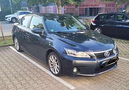 Lexus CT 200h