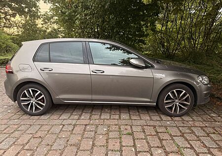 VW Golf Volkswagen 1.4 TSI BlueMotion Technology Cup