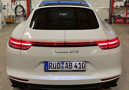 Porsche Panamera GTS