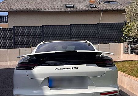 Porsche Panamera GTS