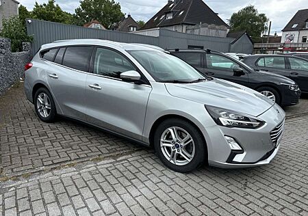 Ford Focus Turnier Cool & Connect LED DAB Lenkradheiz