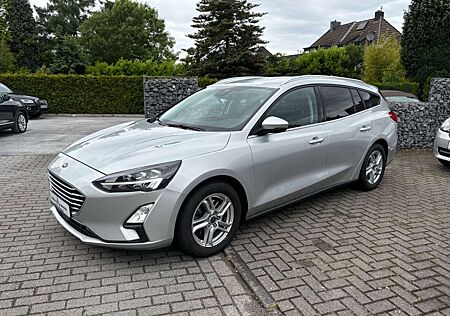 Ford Focus Turnier Cool & Connect LED DAB Lenkradheiz