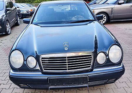 Mercedes-Benz E 200 Elegance Automatik Limosine