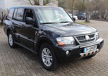 Mitsubishi Pajero 3.2 DI-D Elegance (5-trg.)