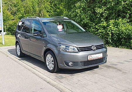 VW Touran Volkswagen Match*TÜV-NEU*NAVI*PDC*SHZ*KLIMAAUT*PANO*