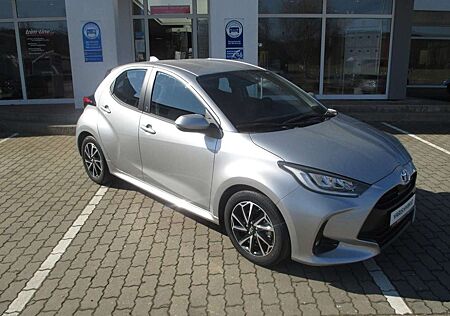 Toyota Yaris Hybrid 116 1.5 VVT-i Team Deutschland