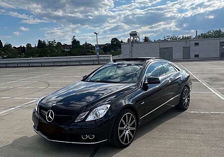 Mercedes-Benz E 200 Coupe BlueEFFICIENCY 7G-TRONIC Avantgarde