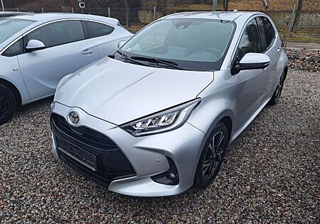 Toyota Yaris Comfort Automatik "LED-SHZ-ACC"