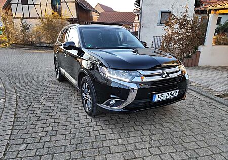 Mitsubishi Outlander 2.2 DI-D 4WD Top 7-Sitzer