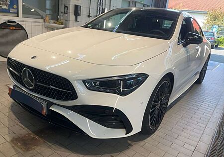 Mercedes-Benz CLA 220 4MATIC DCT