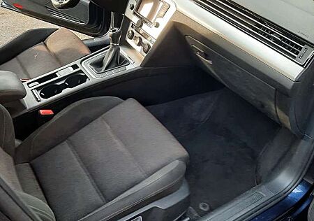 VW Passat Variant Volkswagen 2.0 TDI SCR BlueMotion Comfortline