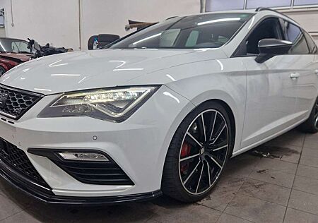 Seat Leon ST Cupra 300 4Drive Schalensitze Pano LED