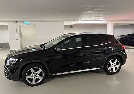 Mercedes-Benz GLA 250 4Matic AMG Offroad Pano Keyless Harman