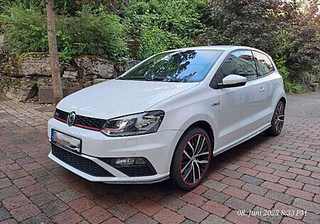 VW Polo GTI Volkswagen Polo 1.8 TSI (Blue Motion Technology) GTI
