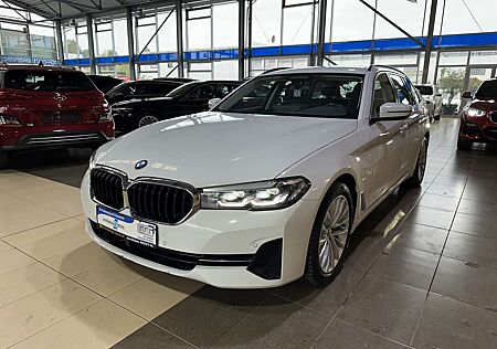 BMW 530 e*Navi*Leder*AHK*LED*PDC*SHZ*DAB*Luftfedern