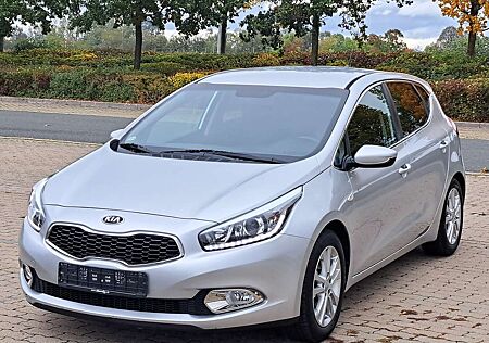 Kia Cee'd Ceed / Dream Team /Tempomat/Sitzheizung/LED