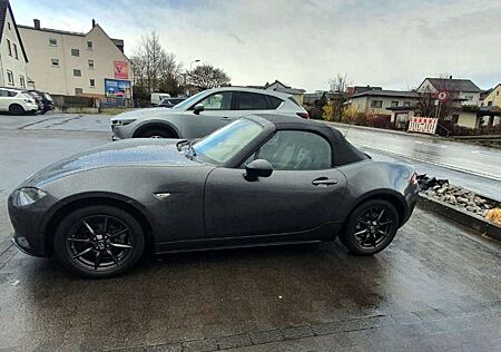 Mazda MX-5 RF SKYACTIV-G 131 Exclusive-Line