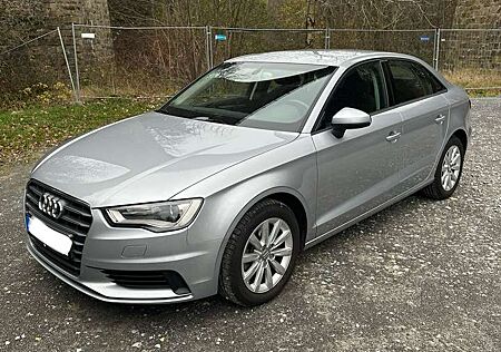 Audi A3 Limo. 1.Hand/"nur 41.123km"/Unfallfrei/Service NEU