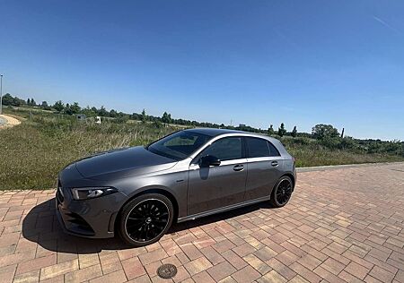 Mercedes-Benz A 250 e 8G-DCT AMG Line *19“ AMG Leichtmetallräder*