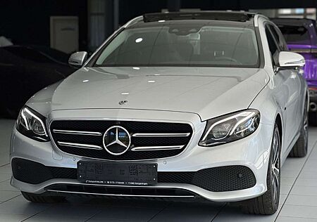 Mercedes-Benz E 300 de *PANO*WIDE*360°CAM*HEAD-UP*AMBI-L*NAVI+*