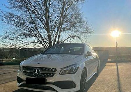 Mercedes-Benz CLA 200 AMG Line