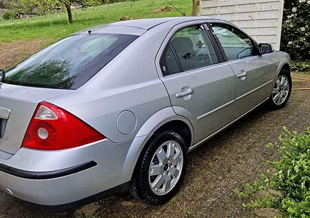 Ford Mondeo 1.8 Ghia X