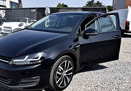 VW Golf Volkswagen 1.2 TSI BMT CUP Osram LED - Schiebedach