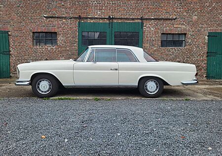 Mercedes-Benz 250 SE Coupé 4-Gang Automat ESSD EFH Wurzelholz