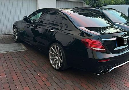 Mercedes-Benz E 43 AMG 4Matic 9G-TRONIC