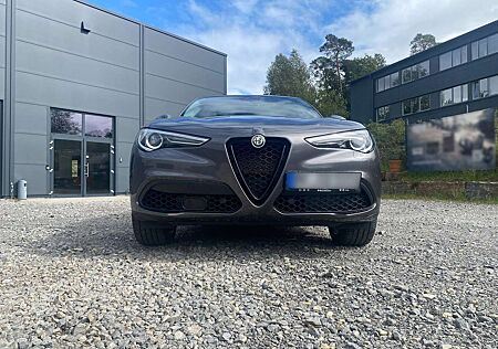 Alfa Romeo Stelvio 2.0 Turbo 16V AT8-Q4 Veloce