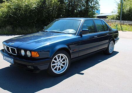 BMW 740 i E32 V8 Leder Klima Schiebedach PDC HiFi