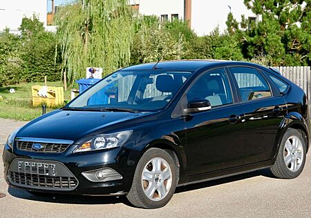 Ford Focus Fließheck 5-Türer 1.6 16V Sport