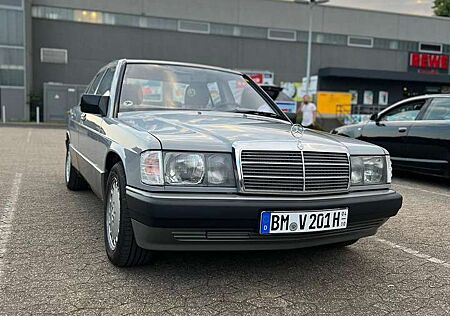 Mercedes-Benz 190 E