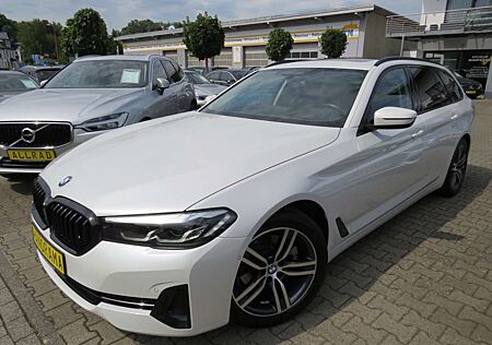BMW 520 dA touring Sport Line *1.Hand *Pano *Leder *Kamera