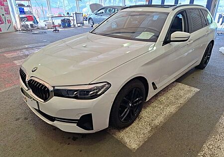 BMW 520 dA touring Sport Line *1.Hand *Pano *Leder *Kamera