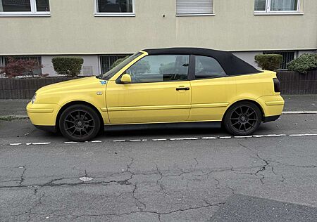 VW Golf Cabriolet Volkswagen Cabrio 2.0 Colour Concept