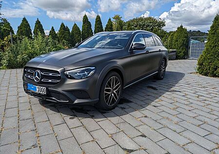 Mercedes-Benz E 200 4Matic T All-Terrain