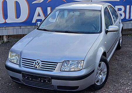 VW Bora Volkswagen 1,6 Basis *AUTOMATIK*KLIMA*HU/TÜV*ZRM NEU*