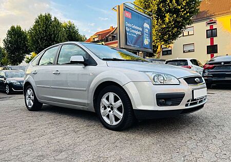 Ford Focus 2.0 Limousine Ghia Klimaautomatik Temp PDC